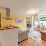 Enjoy Relaxing Family Breaks In With Parking Appartement