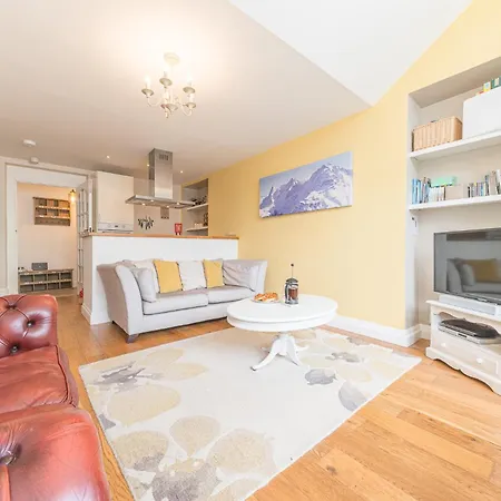 Enjoy Relaxing Family Breaks In With Parking Apartment Ambleside
