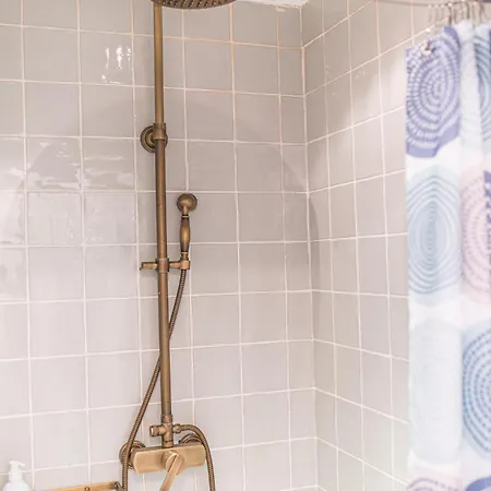 Enjoy Relaxing Family Breaks In With Parking *