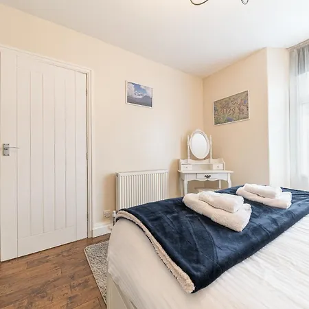 Enjoy Relaxing Family Breaks In With Parking Appartement